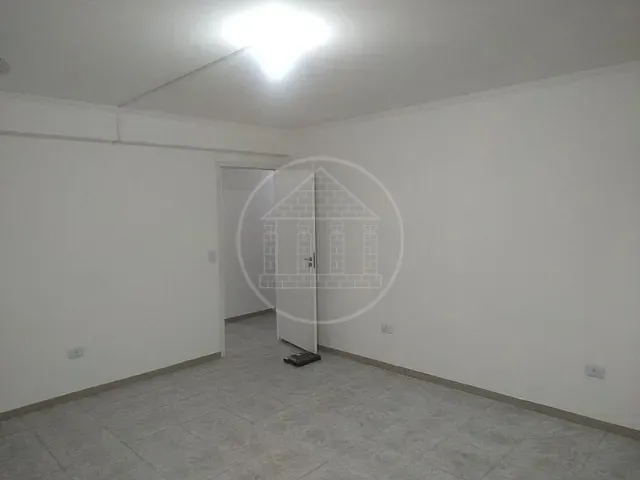Sala com 20m², para alugar, no bairro Cidade Dutra em São Paulo
