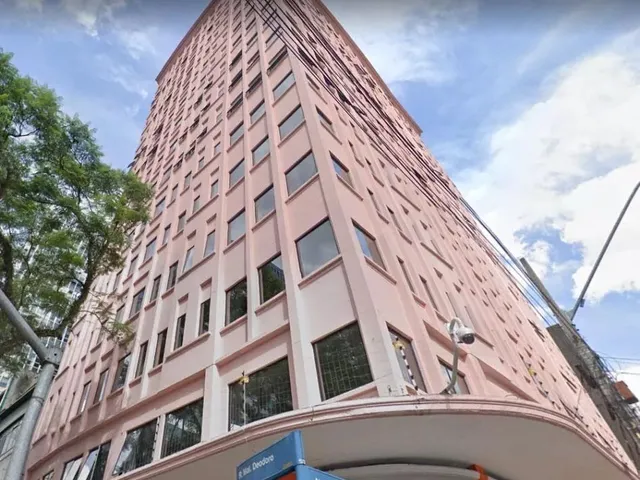 Sala à venda ou para alugar, no bairro Centro em Curitiba