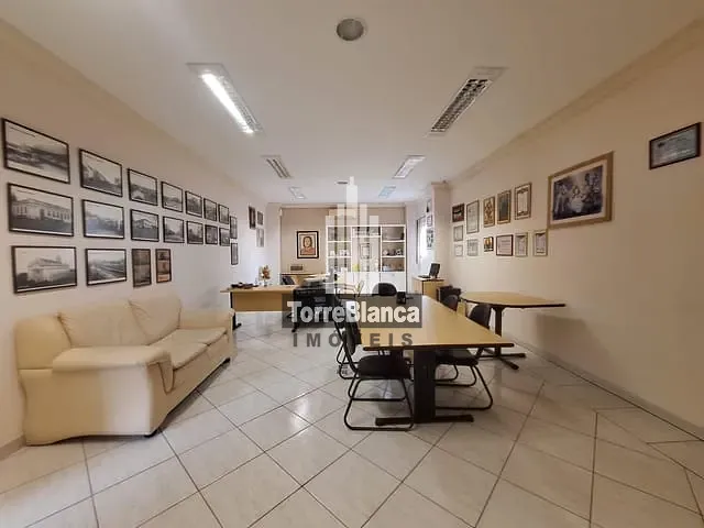 Sala com 195m², para alugar, no bairro Centro em Ponta Grossa