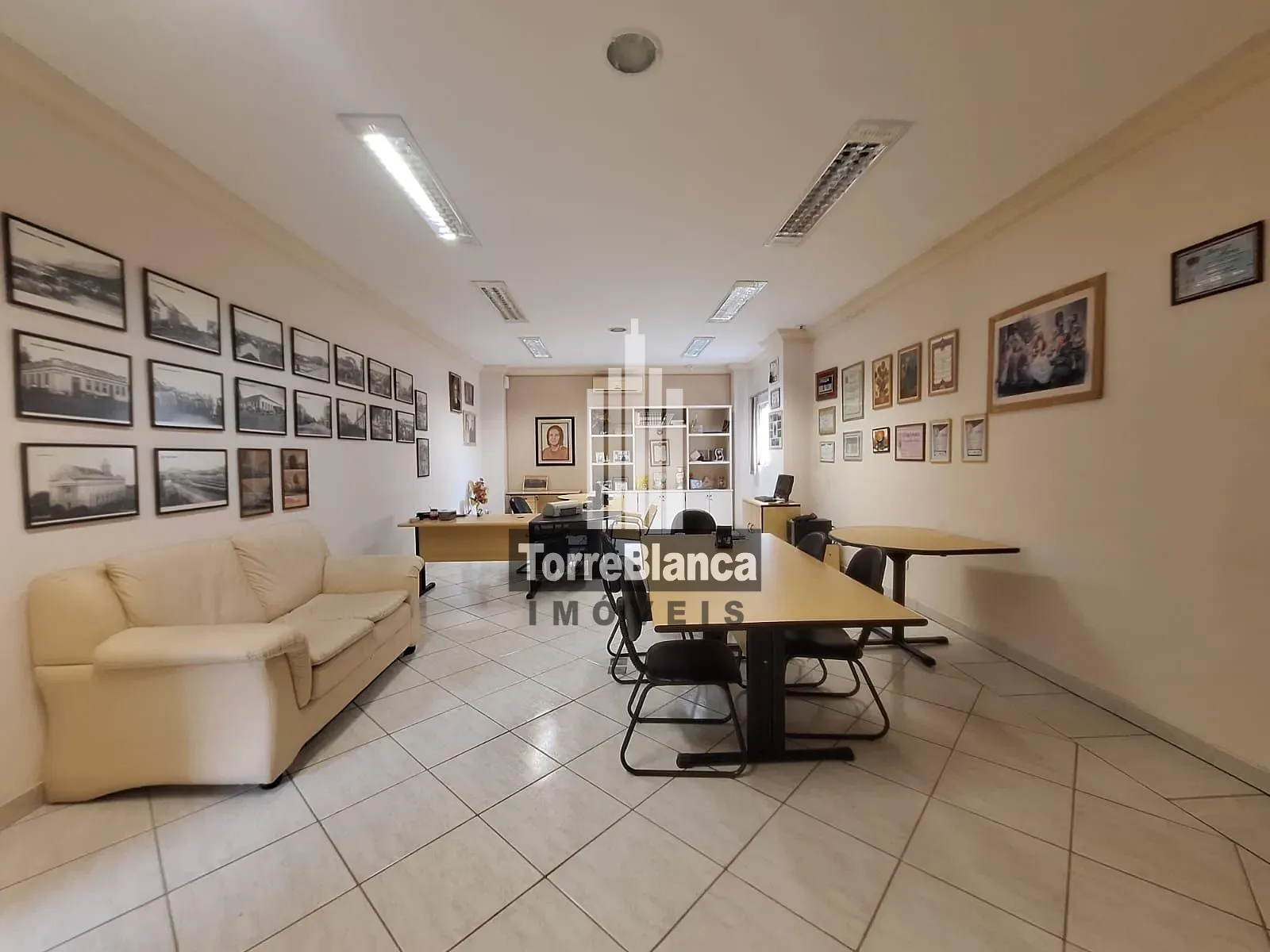 Sala-Conjunto, 195 m² - Foto 1