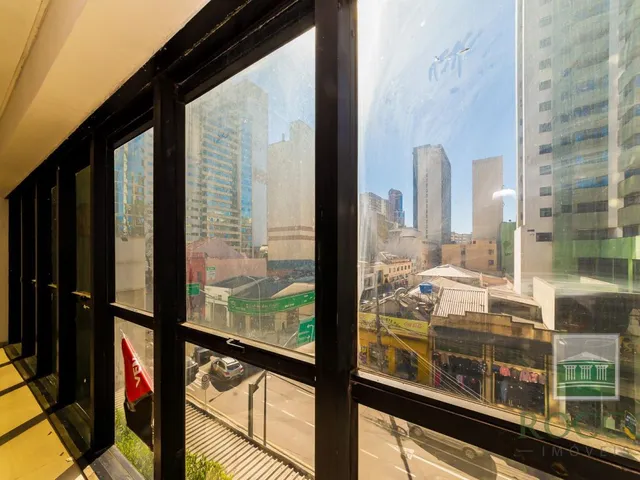 Sala à venda, no bairro Centro em Curitiba