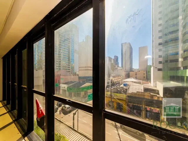 Sala à venda, no bairro Centro em Curitiba