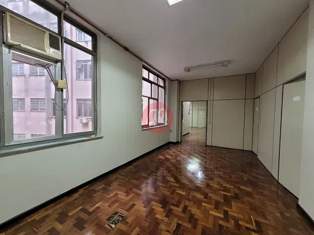 Sala com 1073m², para alugar, no bairro Centro Histórico em Porto Alegre