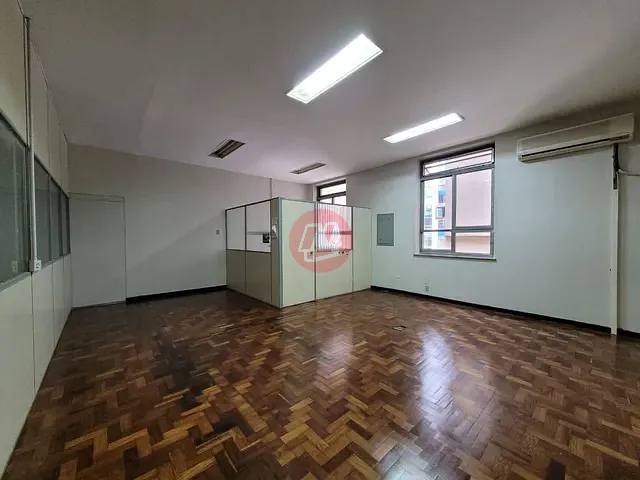Sala com 333m², para alugar, no bairro Centro Histórico em Porto Alegre