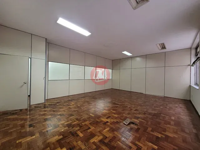 Sala com 333m², para alugar, no bairro Centro Histórico em Porto Alegre