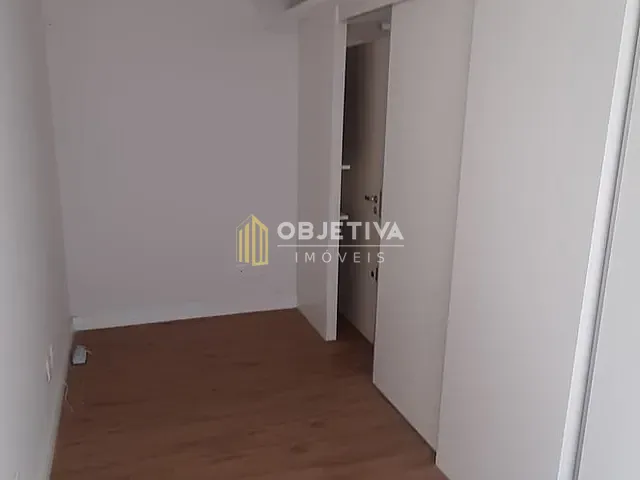 Sala à venda, no bairro Menino Deus em Porto Alegre