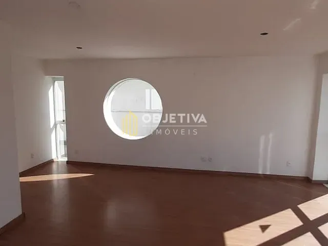 Sala à venda, no bairro Menino Deus em Porto Alegre