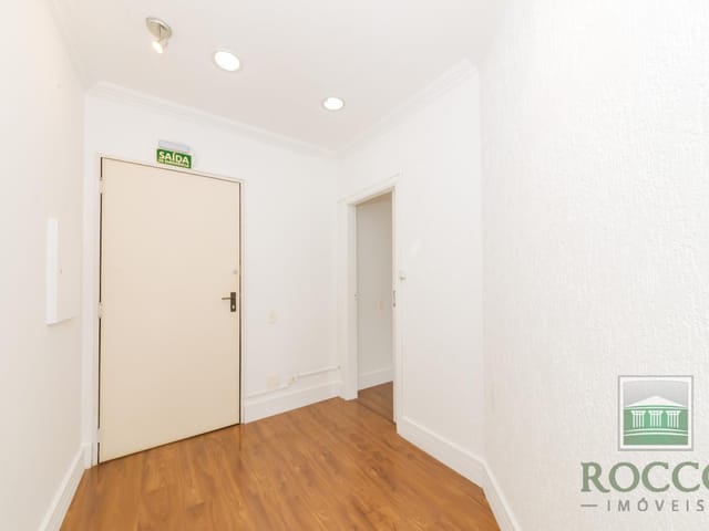 Sala à venda, no bairro Centro Cívico em Curitiba