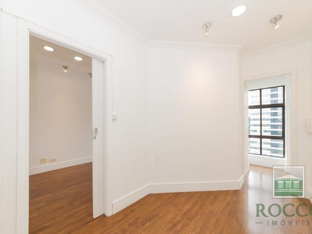 Sala para alugar, no bairro Centro Cívico em Curitiba