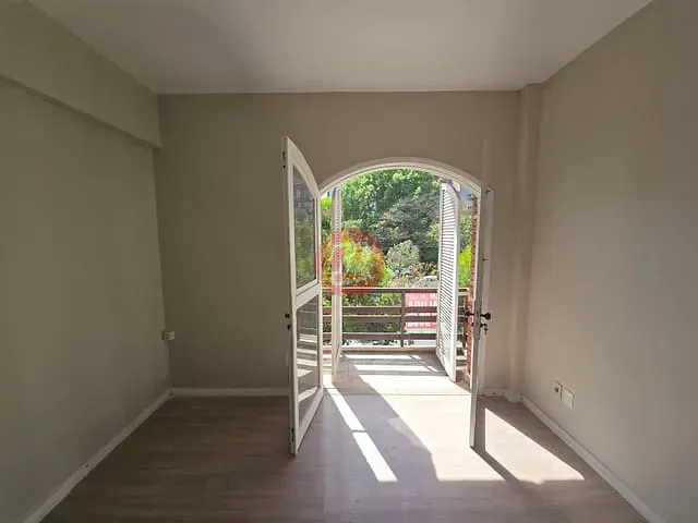 Sala à venda ou para alugar, no bairro Rio Branco em Porto Alegre