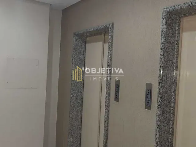 Sala à venda, no bairro Santana em Porto Alegre