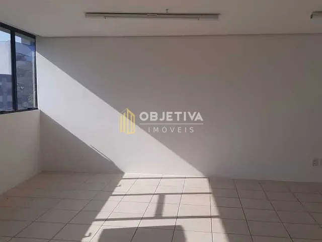 Sala à venda, no bairro Santana em Porto Alegre