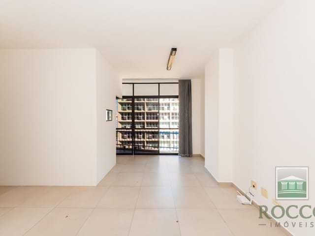 Sala à venda, no bairro Centro Cívico em Curitiba