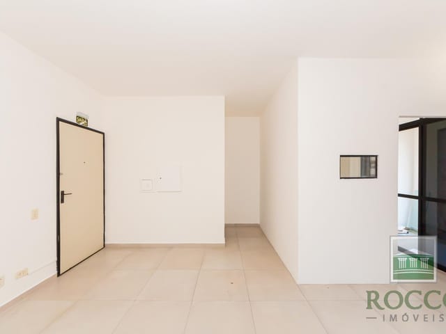 Sala à venda, no bairro Centro Cívico em Curitiba