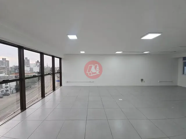 Sala com 120m², à venda ou para alugar, no bairro Boa Vista em Porto Alegre