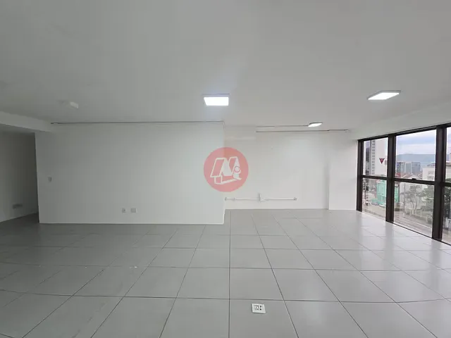 Sala com 120m², à venda ou para alugar, no bairro Boa Vista em Porto Alegre