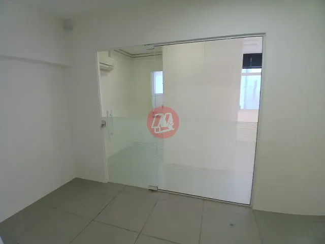 Sala com 120m², à venda ou para alugar, no bairro Boa Vista em Porto Alegre