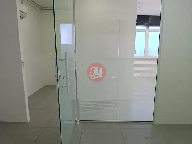 Sala com 120m², à venda ou para alugar, no bairro Boa Vista em Porto Alegre