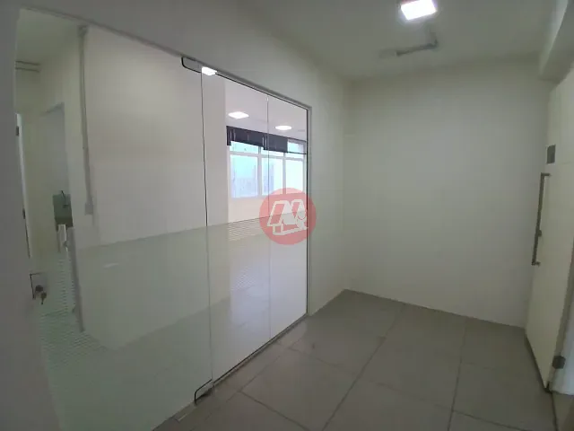 Sala com 120m², à venda ou para alugar, no bairro Boa Vista em Porto Alegre