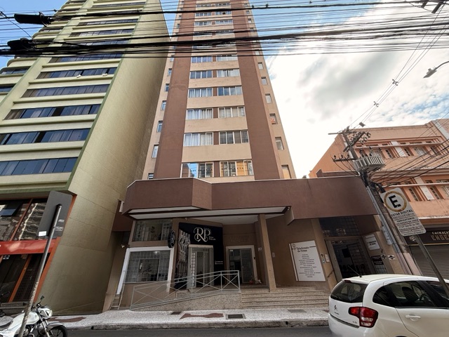 Locação - Sala Comercial, 2 salas amplas, 1 banheiro, Edifício Vidal Correira, Centro.