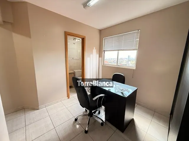 Sala com 28m², para alugar, no bairro Centro em Ponta Grossa