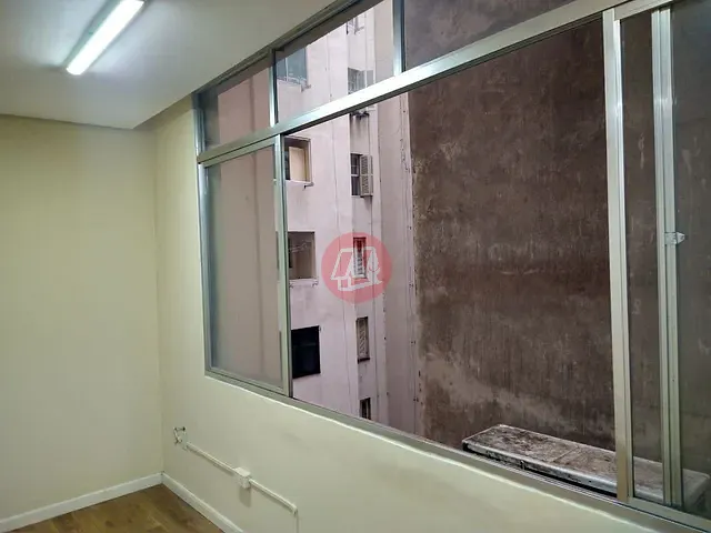Sala à venda, no bairro Centro Histórico em Porto Alegre