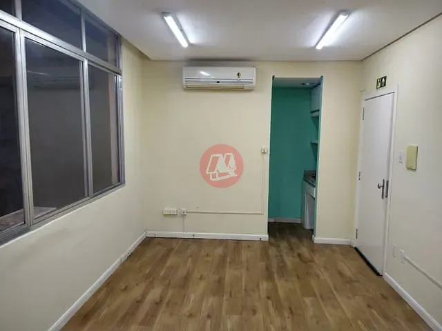 Sala à venda, no bairro Centro Histórico em Porto Alegre