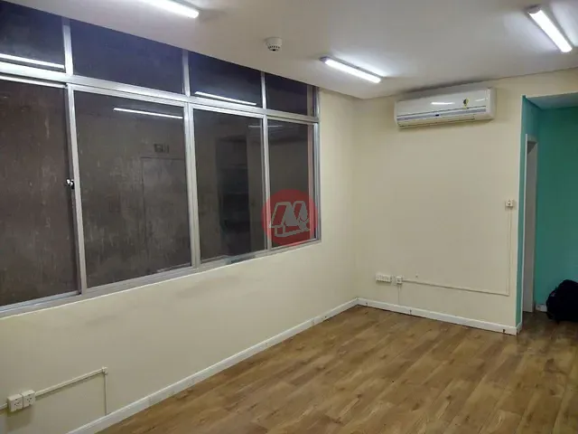 Sala à venda, no bairro Centro Histórico em Porto Alegre
