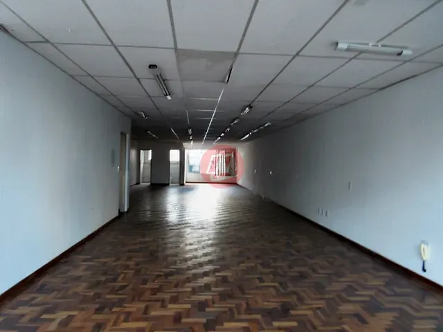 Sala com 102m², para alugar, no bairro São Geraldo em Porto Alegre