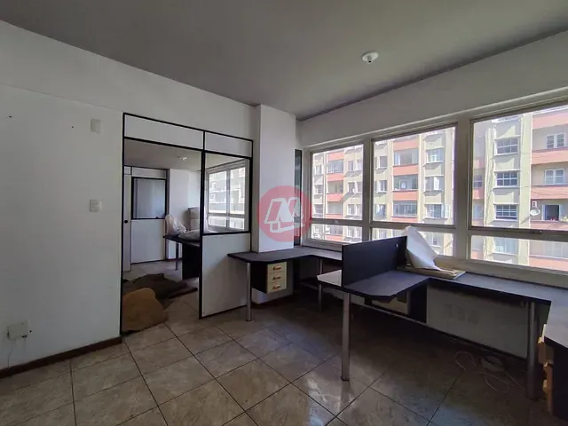 Sala com 135m², para alugar, no bairro Centro Histórico em Porto Alegre