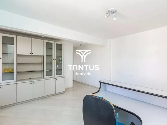 Sala à venda, no bairro Centro em Curitiba