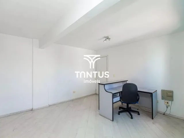 Sala à venda, no bairro Centro em Curitiba