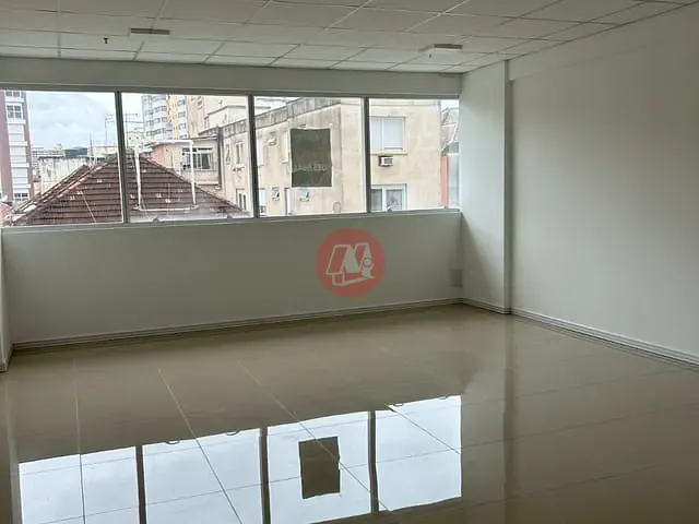 Sala à venda, no bairro Bom Fim em Porto Alegre