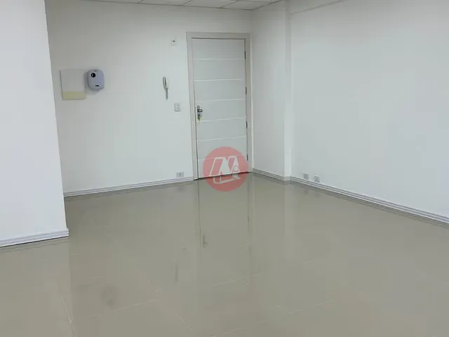 Sala à venda, no bairro Bom Fim em Porto Alegre