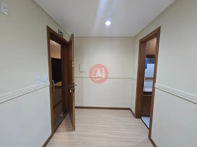 Sala com 101m², para alugar, no bairro Mont Serrat em Porto Alegre