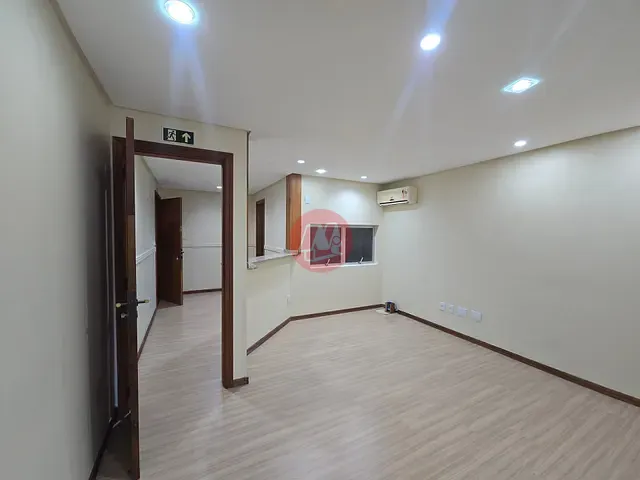 Sala com 101m², para alugar, no bairro Mont Serrat em Porto Alegre