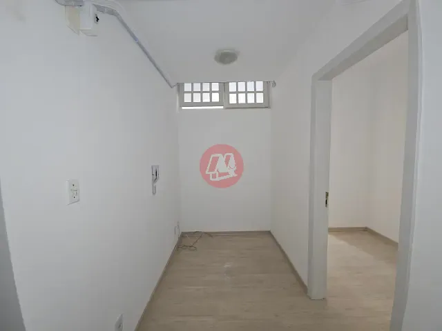 Sala com 56m², para alugar, no bairro Rio Branco em Porto Alegre