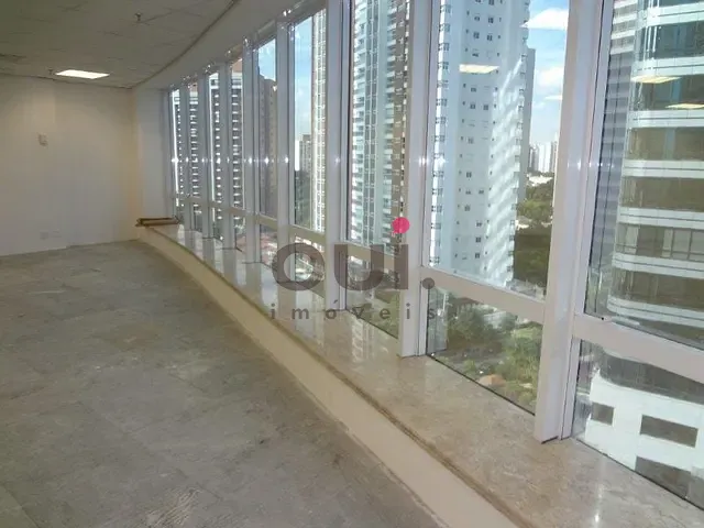 Sala com 250m², para alugar, no bairro Cidade Monções em São Paulo