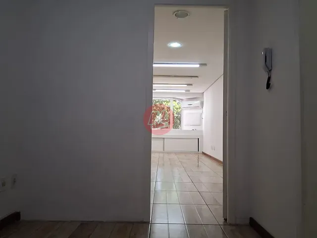 Sala com 51m², à venda ou para alugar, no bairro Menino Deus em Porto Alegre