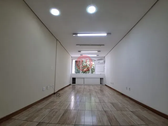 Sala com 51m², à venda ou para alugar, no bairro Menino Deus em Porto Alegre