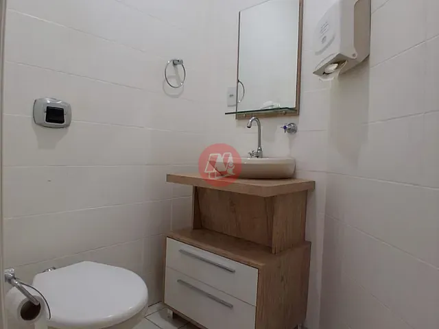 Sala com 51m², à venda ou para alugar, no bairro Menino Deus em Porto Alegre