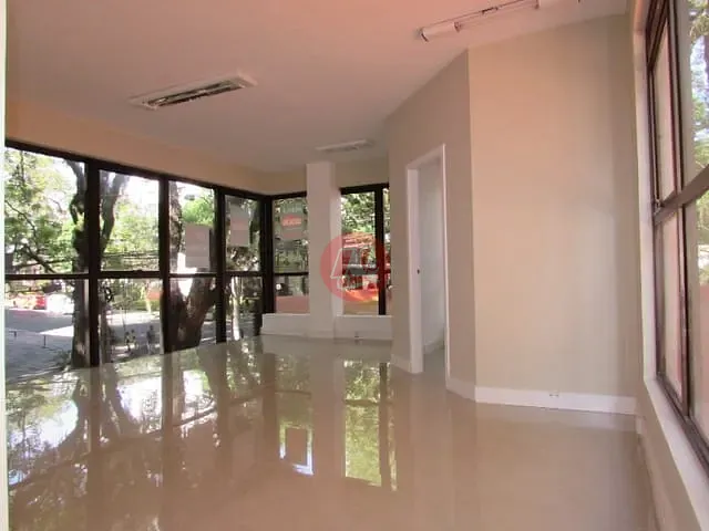 Sala com 47m², para alugar, no bairro Floresta em Porto Alegre