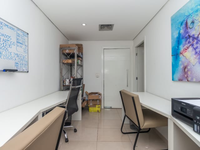 Sala com 38m², à venda, no bairro Moema em São Paulo