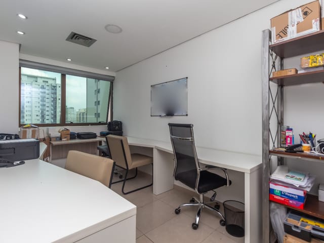 Sala com 38m², à venda, no bairro Moema em São Paulo