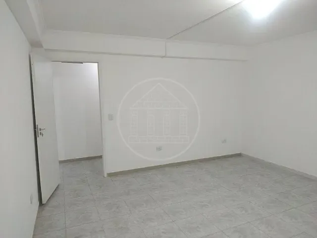 Sala com 22m², para alugar, no bairro Cidade Dutra em São Paulo