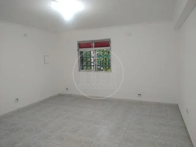 Sala com 22m², para alugar, no bairro Cidade Dutra em São Paulo