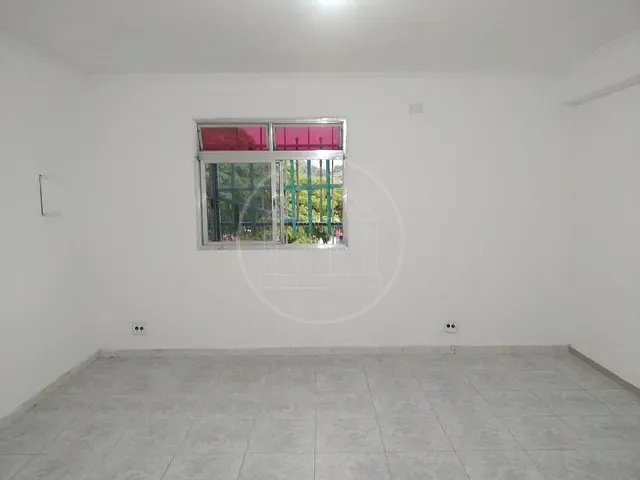 Sala com 22m², para alugar, no bairro Cidade Dutra em São Paulo