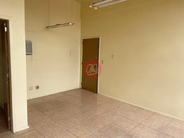 Sala com 20m², para alugar, no bairro Rio Branco em Porto Alegre