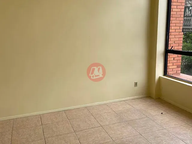 Sala com 20m², para alugar, no bairro Rio Branco em Porto Alegre