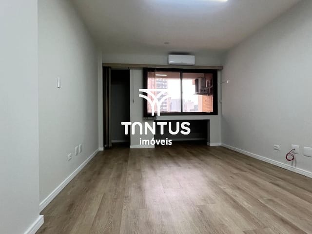 Sala para alugar, no bairro Centro em Curitiba